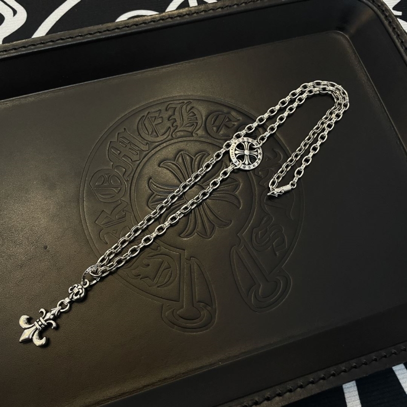 Ch**me He**ts necklaces